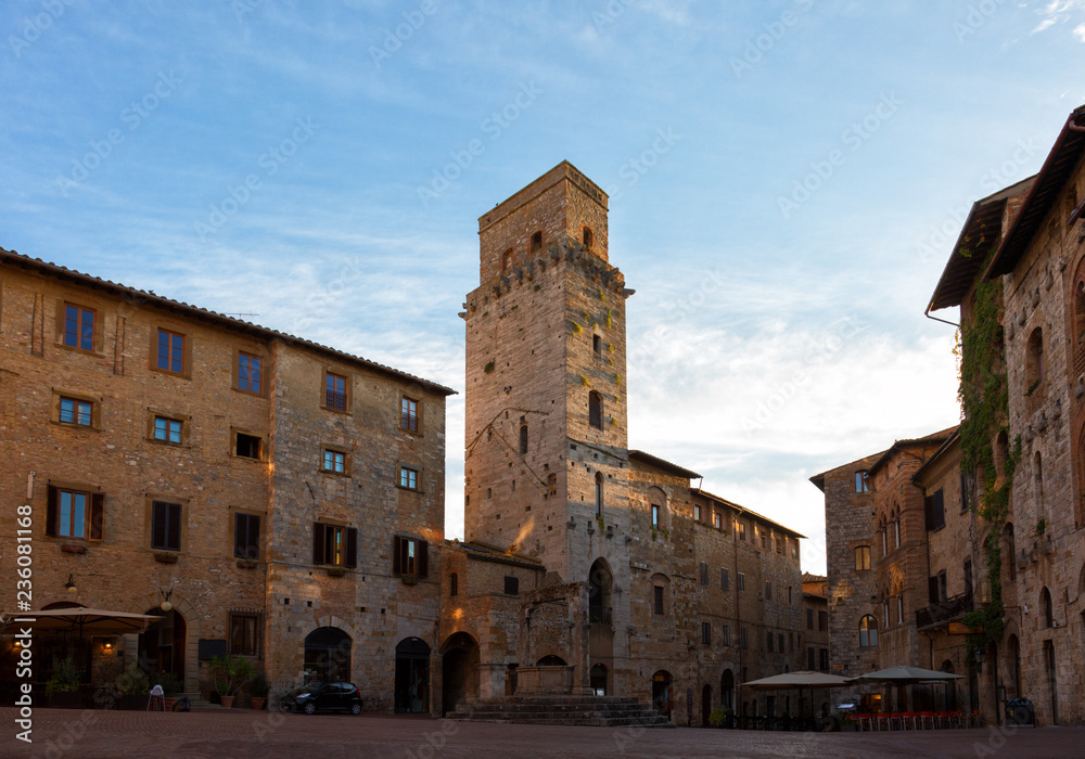 Medieval streets of San Gimignano, Tuscany, Italy