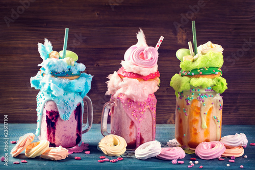 Fotografia Freakshakes with donuts