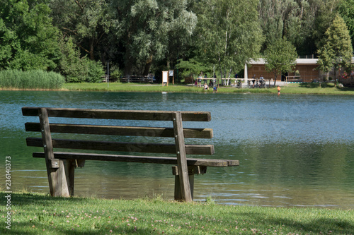 Obraz na płótnie La panchina sul lago w salonie