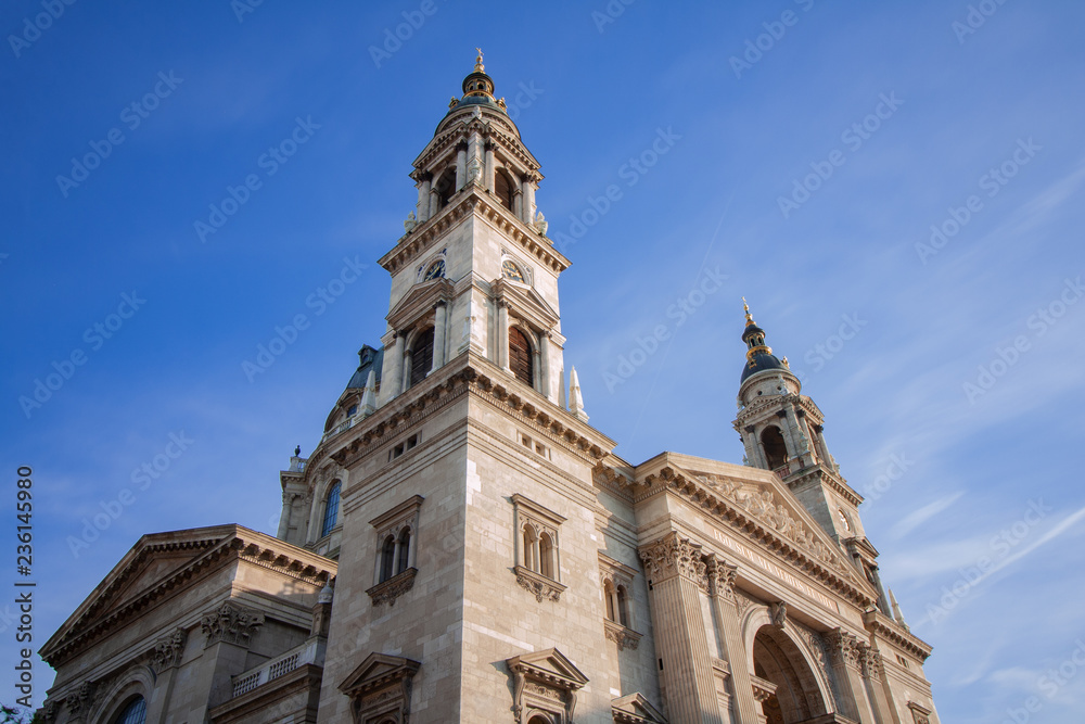  der Stephansdom in Budapest, Ungarn. Eines der beliebtesten Wahrzeichen der Hauptstadt