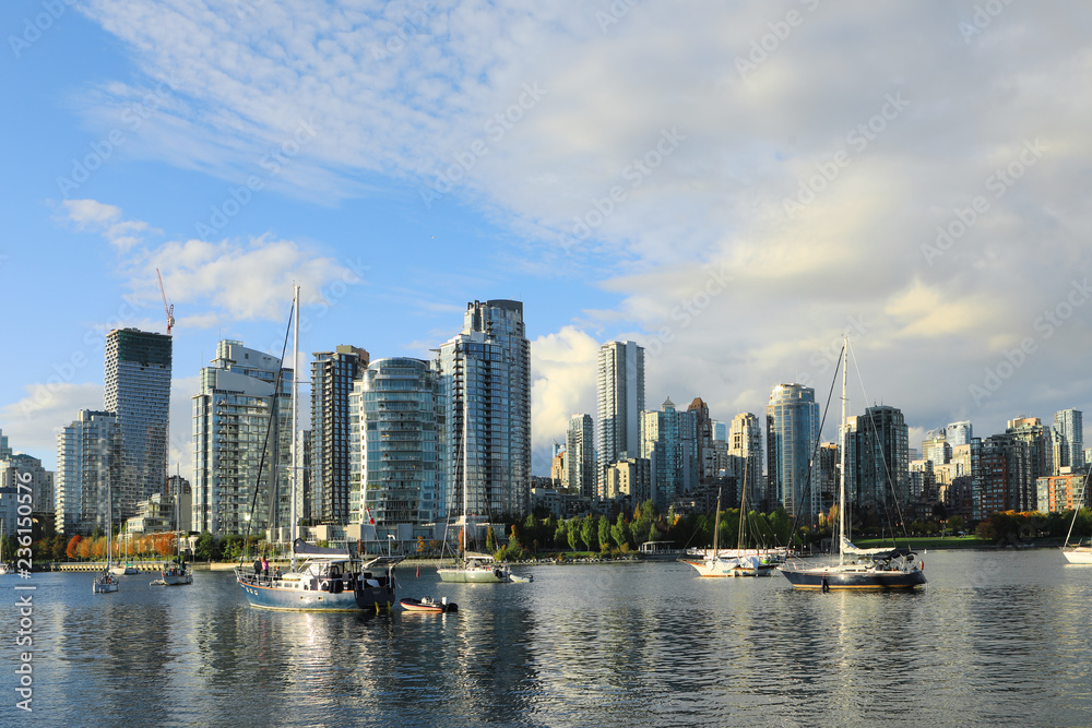 Fototapeta premium Bright view of the Vancouver, Canada skyline