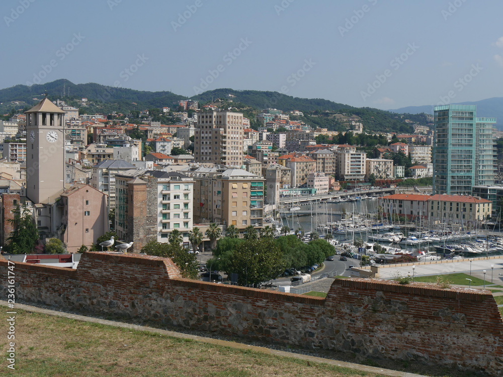 Savona - panorama sulla vecchia darsena dalla fortezza del Priamar