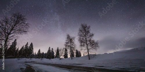 Traumhafte Winterlandschaft in der Nacht, Postalm Österreich © Manuel Stockenreiter