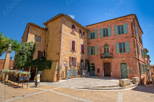 Town Hall on the main square Place De La Mairie in Roussillon, Luberon, Provence, Vaucluse, France © Viennamotion KG