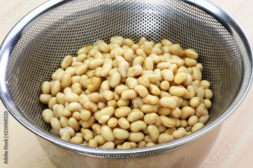 how to make miso : making process 2 : cooked soybeans photo