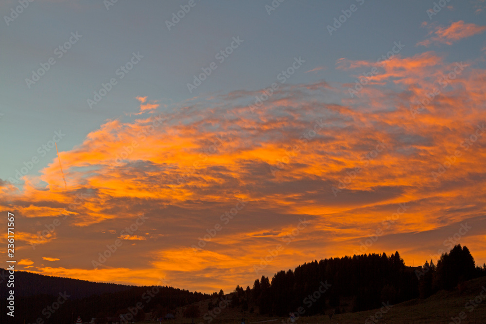 Obraz premium Sonnenaufgang auf dem Vezzenapass