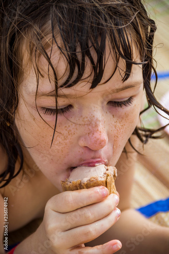 little girl eat ice-cream