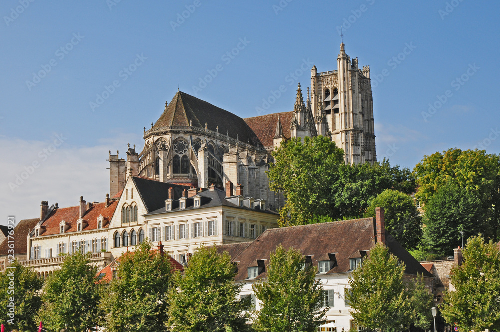 Auxesse, panorama dalla Yonne - Borgogna Auxesse, panorama dalla Yonne - Borgogna