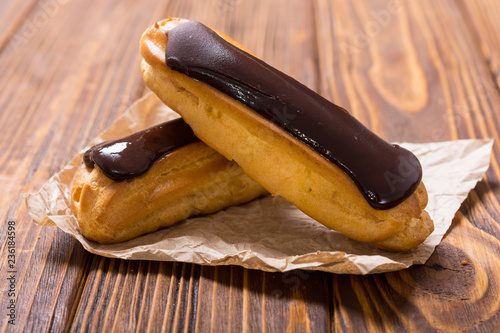 Quadro su tela French dessert eclair with chocolate .