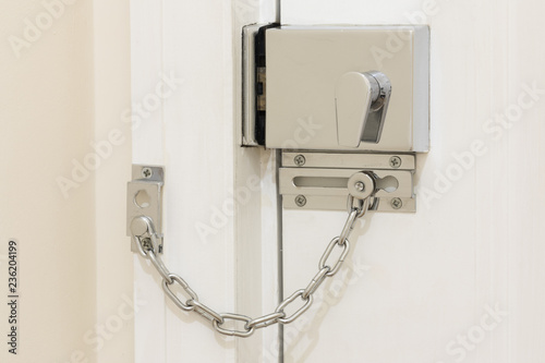 Entrance door lock with chain