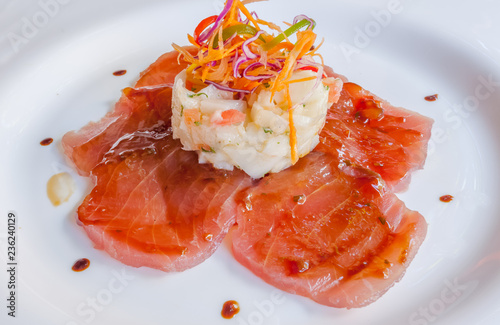 Carpaccio de thon et tartare d’espadon photo