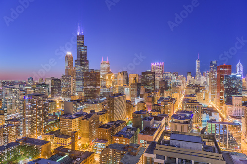Chicago, Illinois, USA Skyline © SeanPavonePhoto