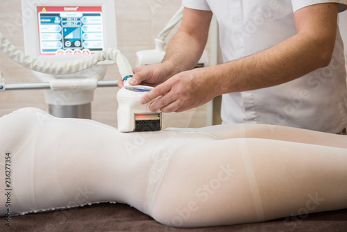Procedure laser lipolysis o...