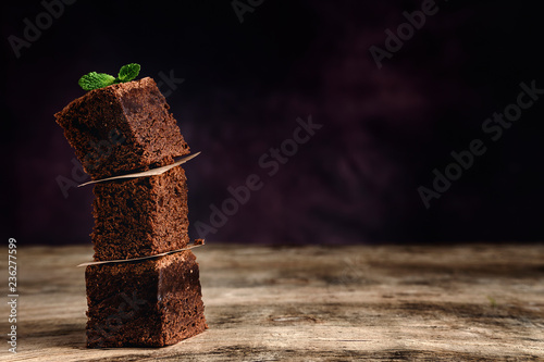chocolate brownie with mint