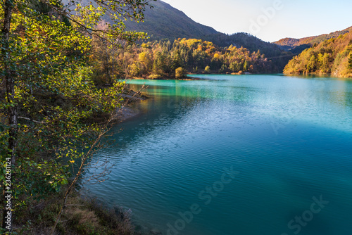 Fototapeta Naklejka Na Ścianę i Meble -  Ambiesta. Lake of Verzegnis. Autumn reflexes
