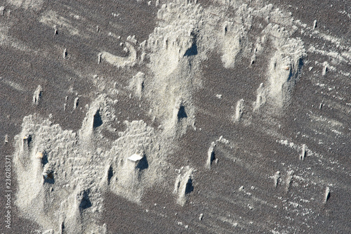 Sandformation auf der Küste photo