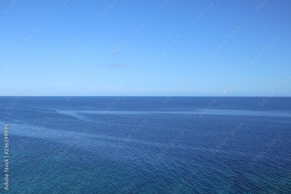 Obraz premium sea and blue sky