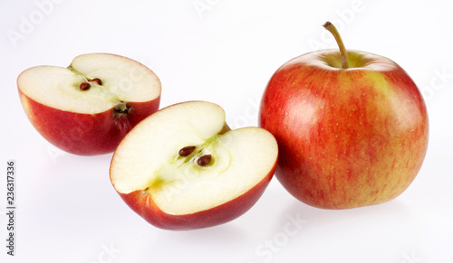 RED APPLE AND HALVES