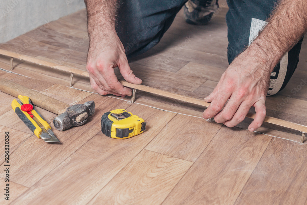 Master Class for the installation and installation of floor thresholds - fitting mounting to the holes in the floor Master Class for the installation and installation of floor thresholds - fitting mounting to the holes in the floor
