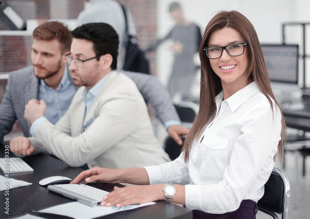 business woman sitting at the office Desk business woman sitting at the office Desk