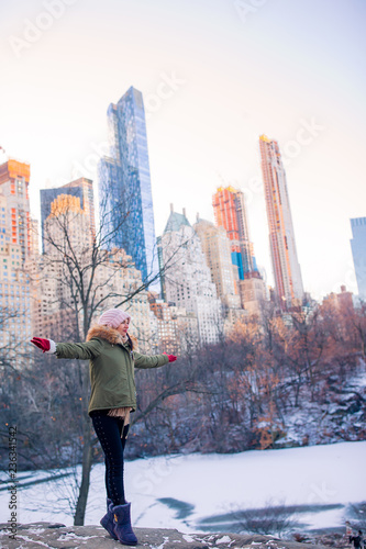 Fototapeta Naklejka Na Ścianę i Meble -  Adorable girl in Central Park at New York City