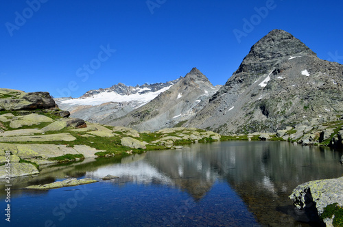 Lac au cirque des Evettes en Vanoise Bonneval-sur-Arc Alpes