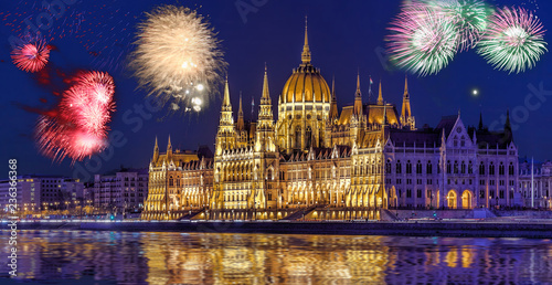 Canvas Print Parliament in Budapest with firework, celebration of the New Year, Hungary