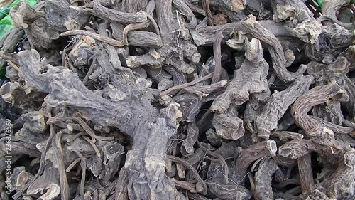 Dry Gentian Root