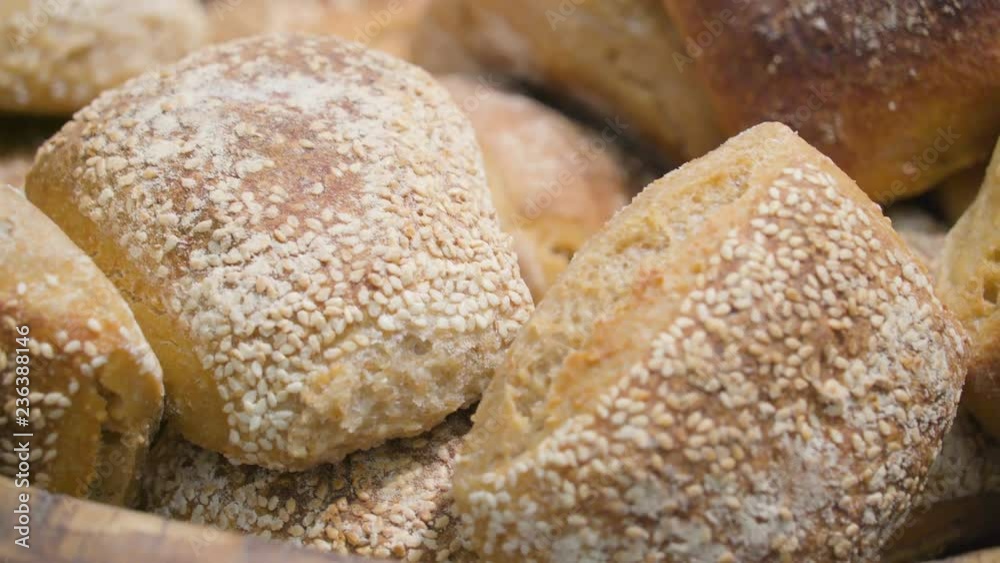 21264_The_rolls_of_bread_with_the_sesame_seeds_on_top.mov 21264_The_rolls_of_bread_with_the_sesame_seeds_on_top.mov