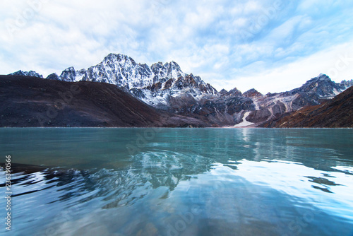 Fototapeta Naklejka Na Ścianę i Meble -  Beautiful Gokyo lake with mountain range in background,travel Nepal
