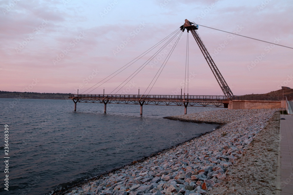 Die Seebrücke im Morgenlicht am Grossräschener See