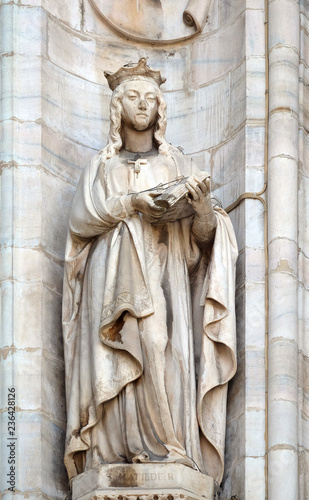 фотографія Saint Matilda of Ringelheim, statue on the Milan Cathedral, Duomo di Santa Maria