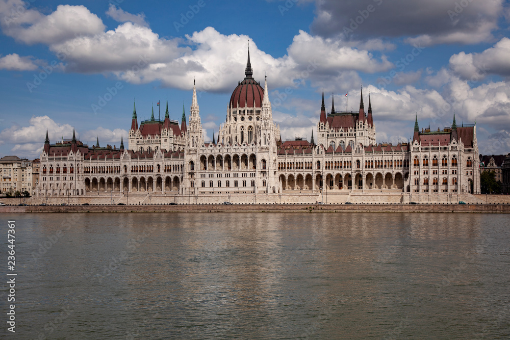 Budapest parlament Tag