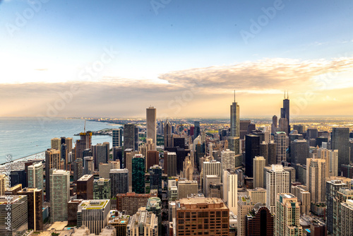 Spettacular sunset over skyline of Chicago