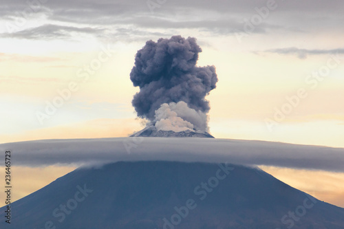 popocatépetl photo