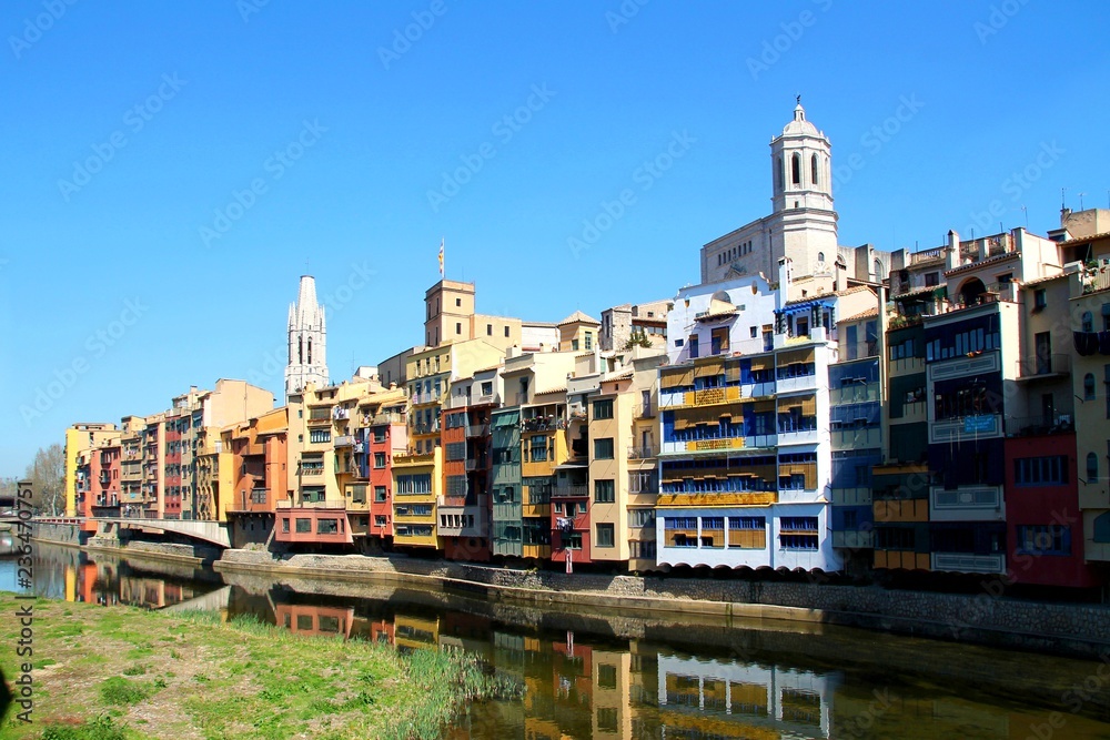 Girona, spain, river, Onyar, bridge, church, basilica, building, architecture, house, old, city, facade, window, town, apartment, exterior, home, buildings, balcony, urban, windows,  colorful,