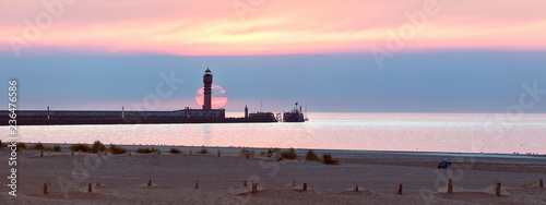 Photos Feu de Saint Pol Lighthouse in Dunkirk at sunset