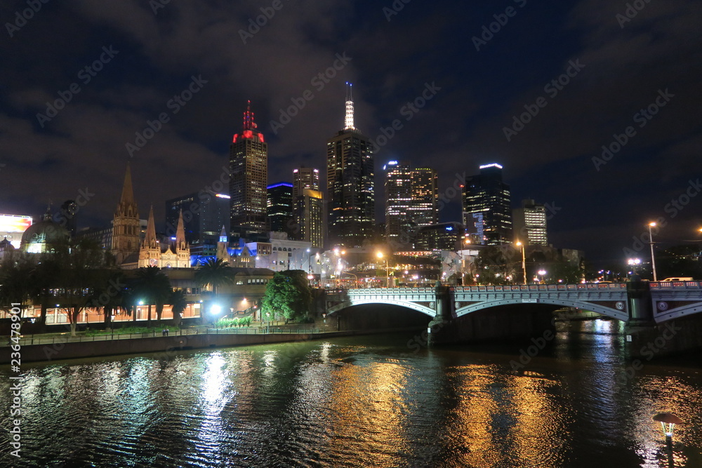 Fototapeta premium Melbourne Skyline bei Nacht
