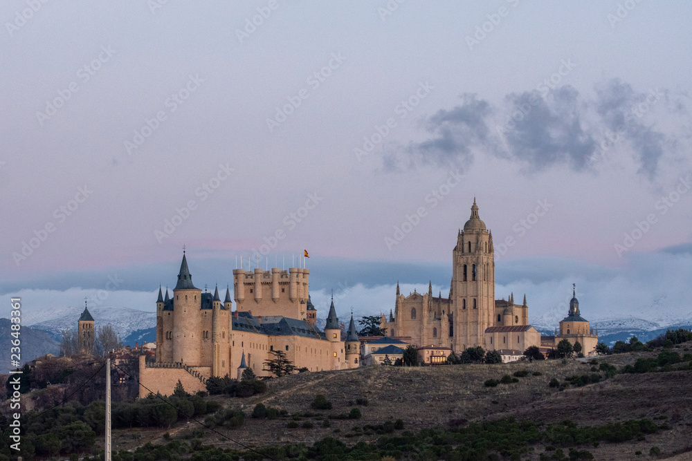 Obraz premium Panoramic view of the City of Segovia with Alcazar and Cathedral