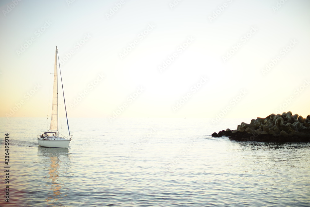 Fototapeta premium Sailing into the harbor