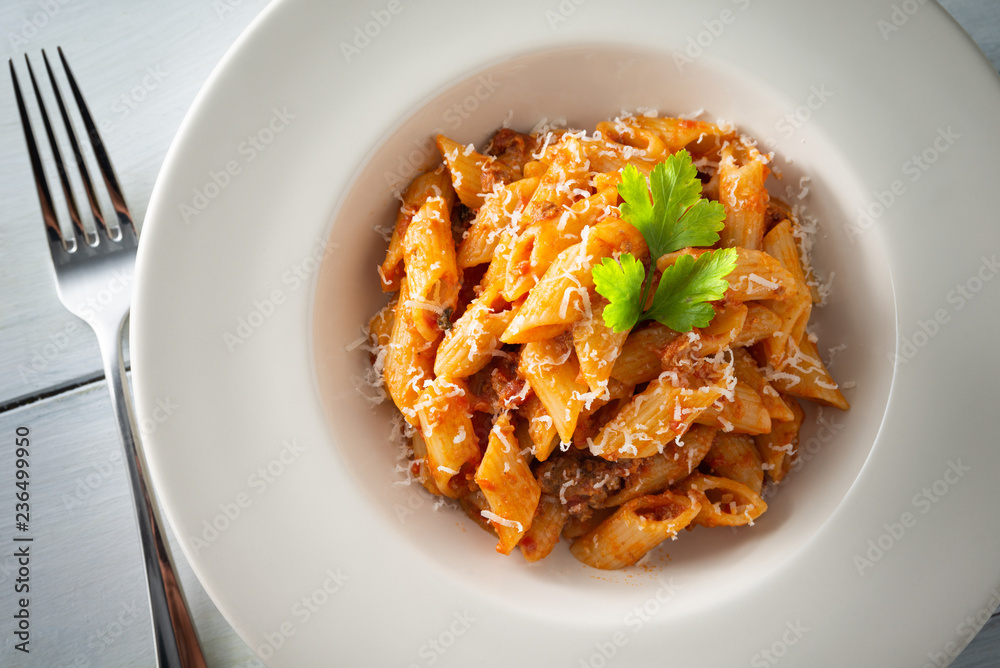 Penne con ragu alla bolognese Penne con ragu alla bolognese