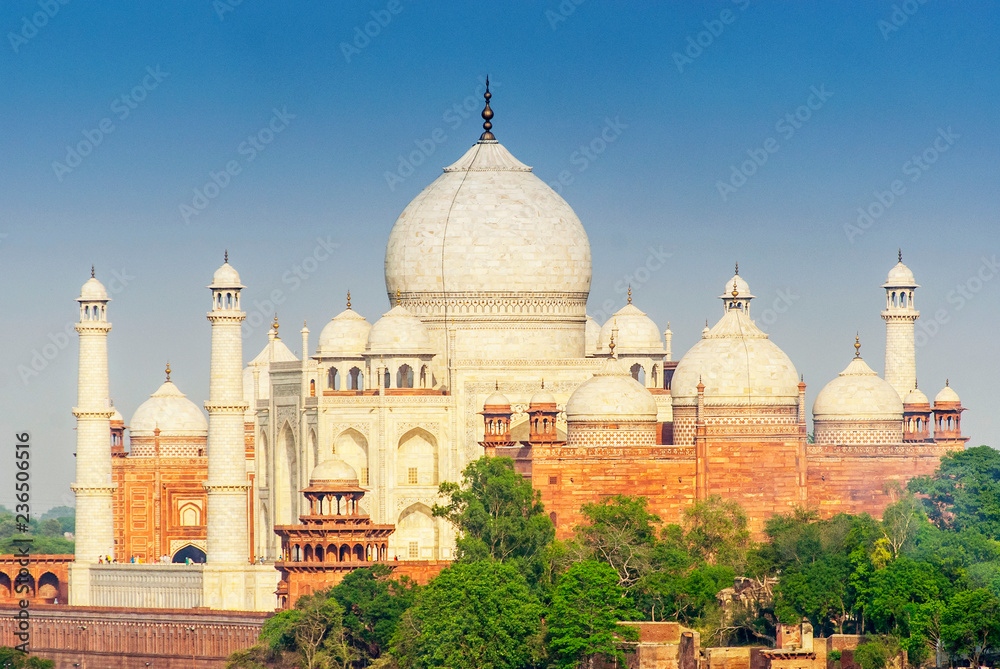 The Taj Mahal, one of the architectural wonders of the world, Agra, Uttar Pradesh, India.