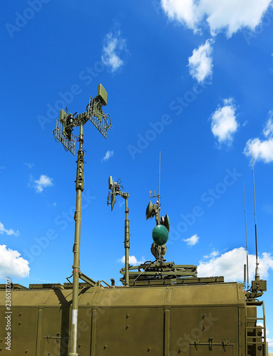 Radio relay antenna