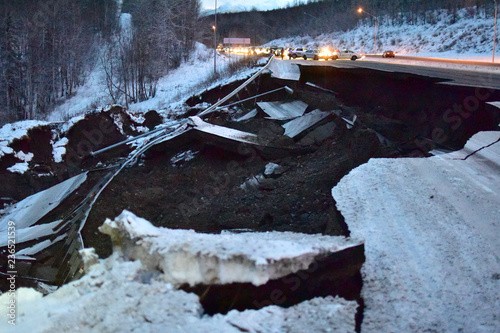 Fotografie Alaska Earthquake Damage on the southbound Glenn Highway, 11/30/2018