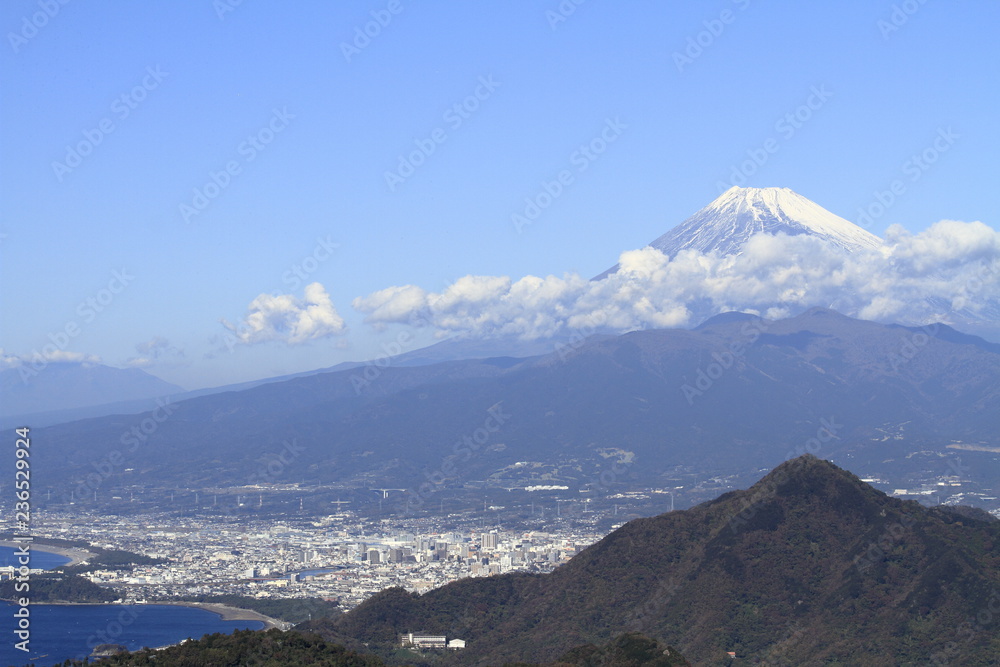 伊豆葛城山からの富士山と駿河湾