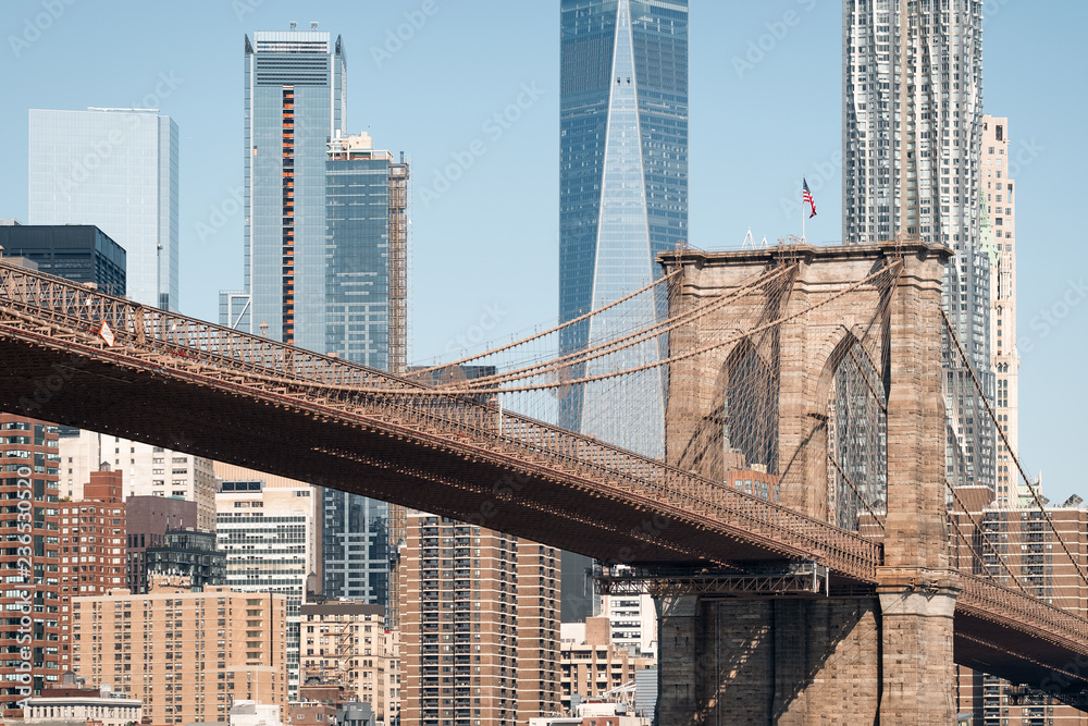Obraz premium Brooklyn bridge, close up day view