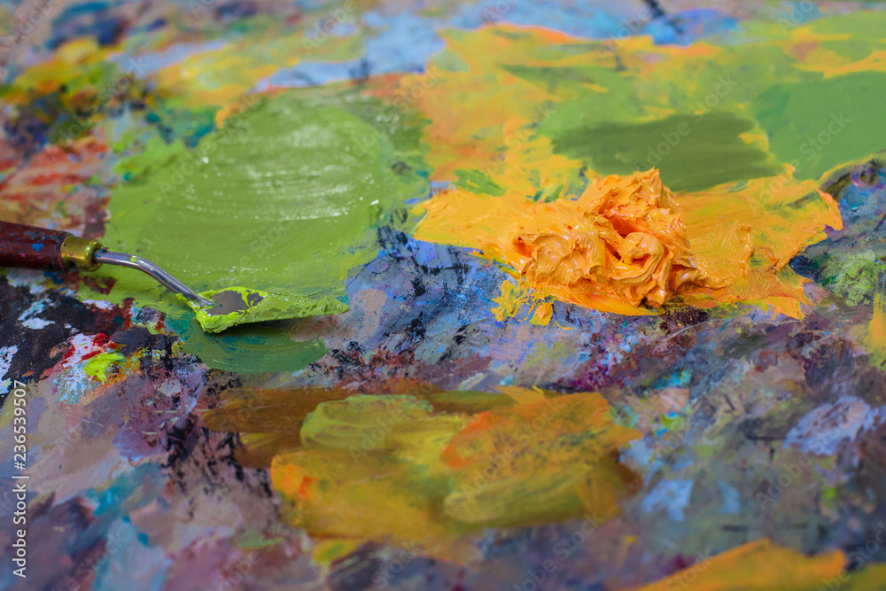 Use medium oil painting palette and oil painting knife Use medium oil painting palette and oil painting knife