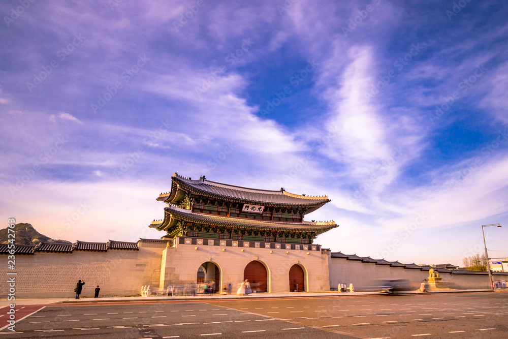 Gwanghwamun Gate is the main gate of Gyeongbokgung Palace in Seoul.