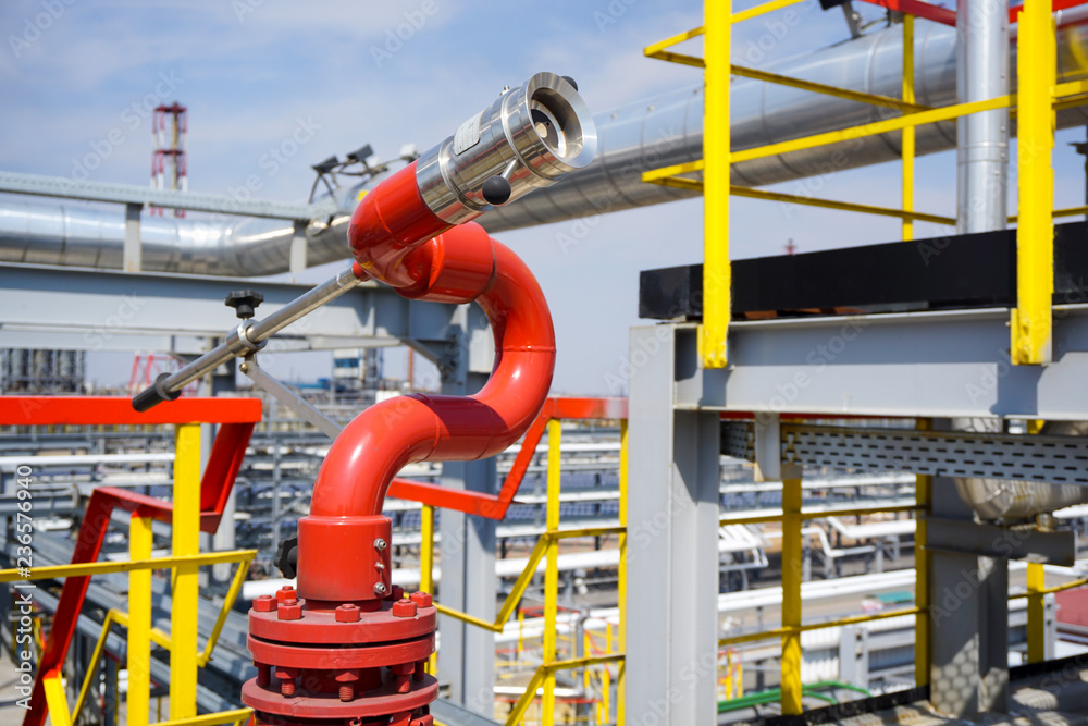 Fireplug for pressure fire at the refinery Fireplug for pressure fire at the refinery