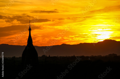 Sunset in Bagan, Myanmar (Burma) © Mauritius71